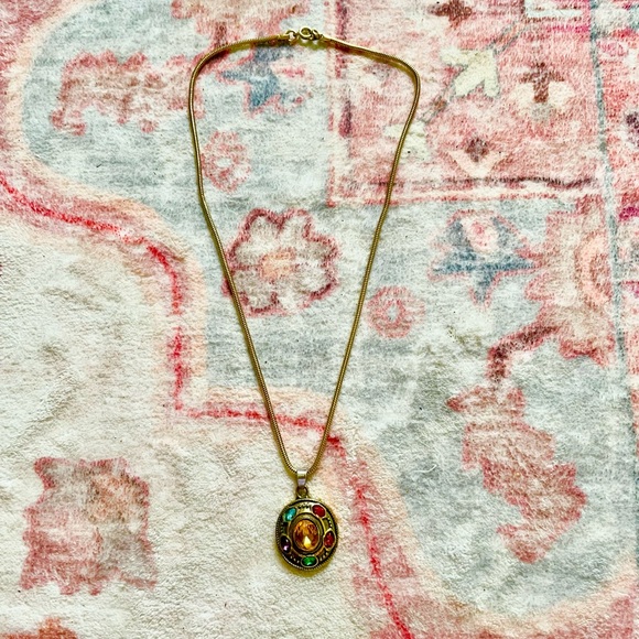 Thanos Infinity Stones Necklace - Picture 2 of 3